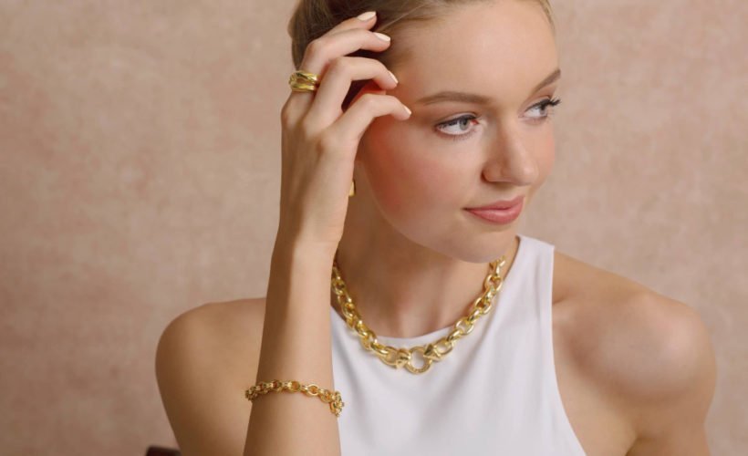 Seven Star’s Gravity-Defying Dress Stuns